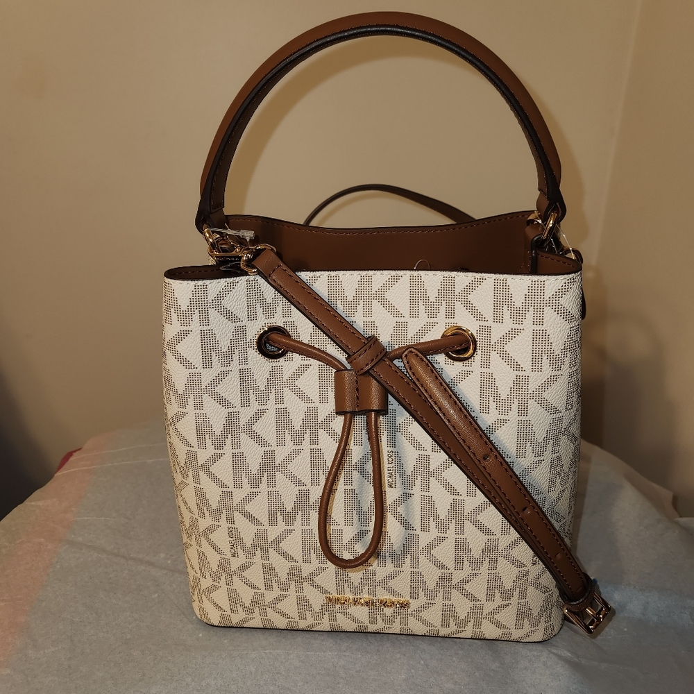 Michael Kors Bucket Messenger 3 Pc set NWT - Picture 16 of 16